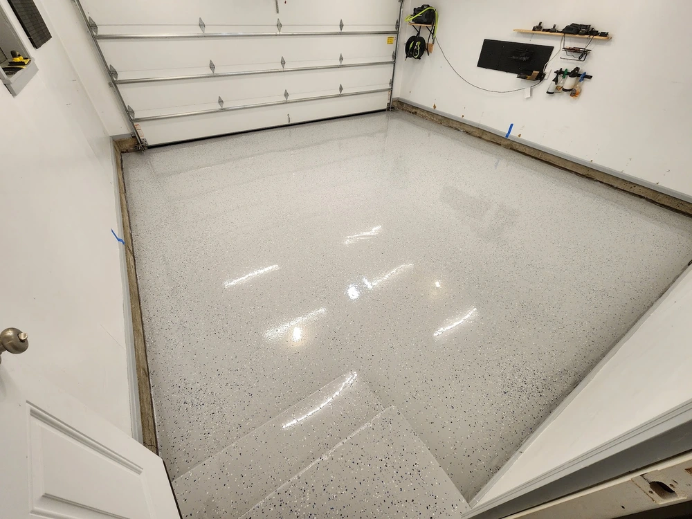 Wilson's Painting high-gloss epoxy garage floor